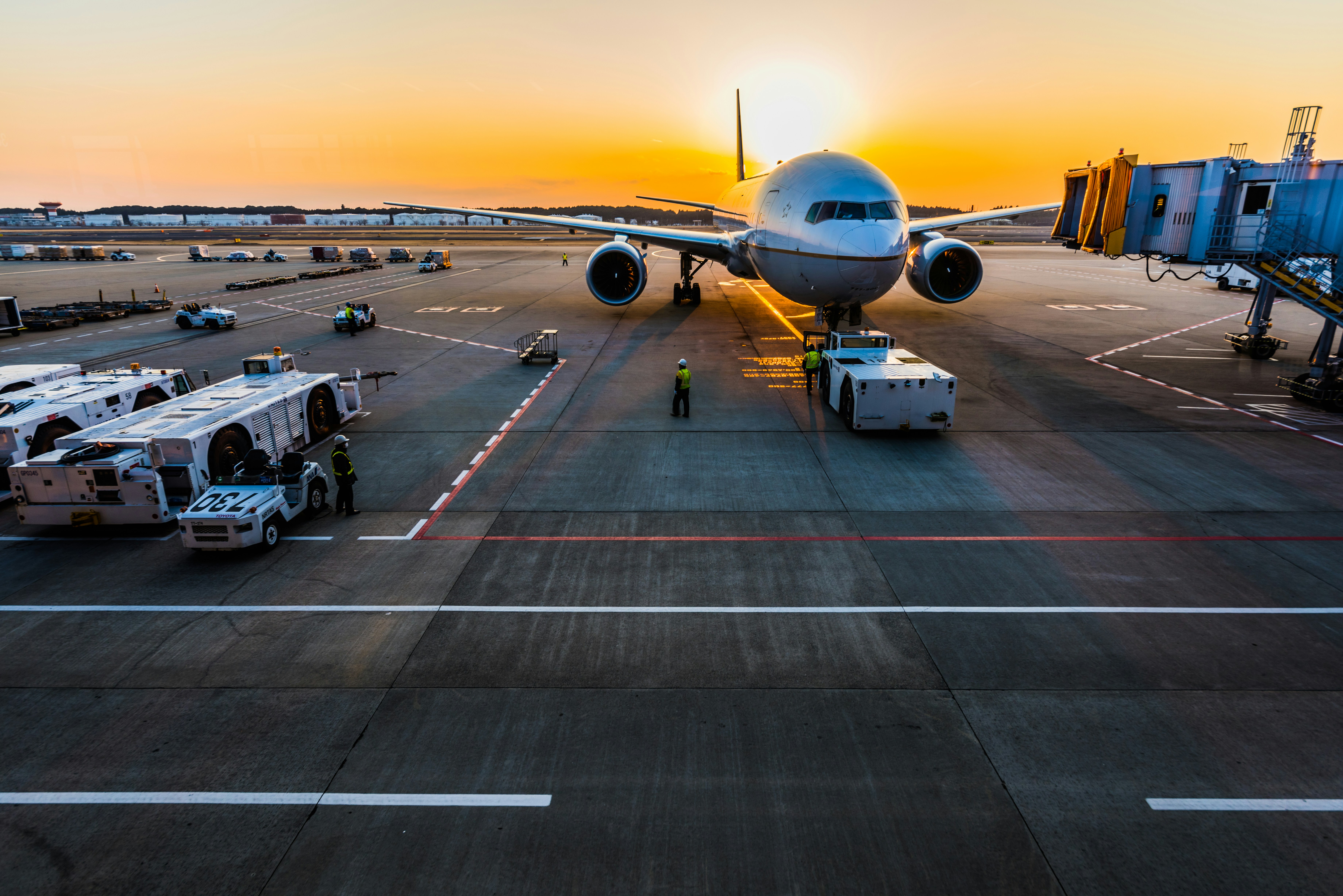 Airlines Jobs - How to get into the airline industry