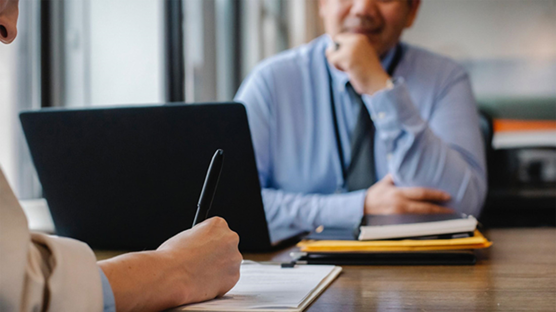 Are you a micromanager or performance manager? The 5 most…