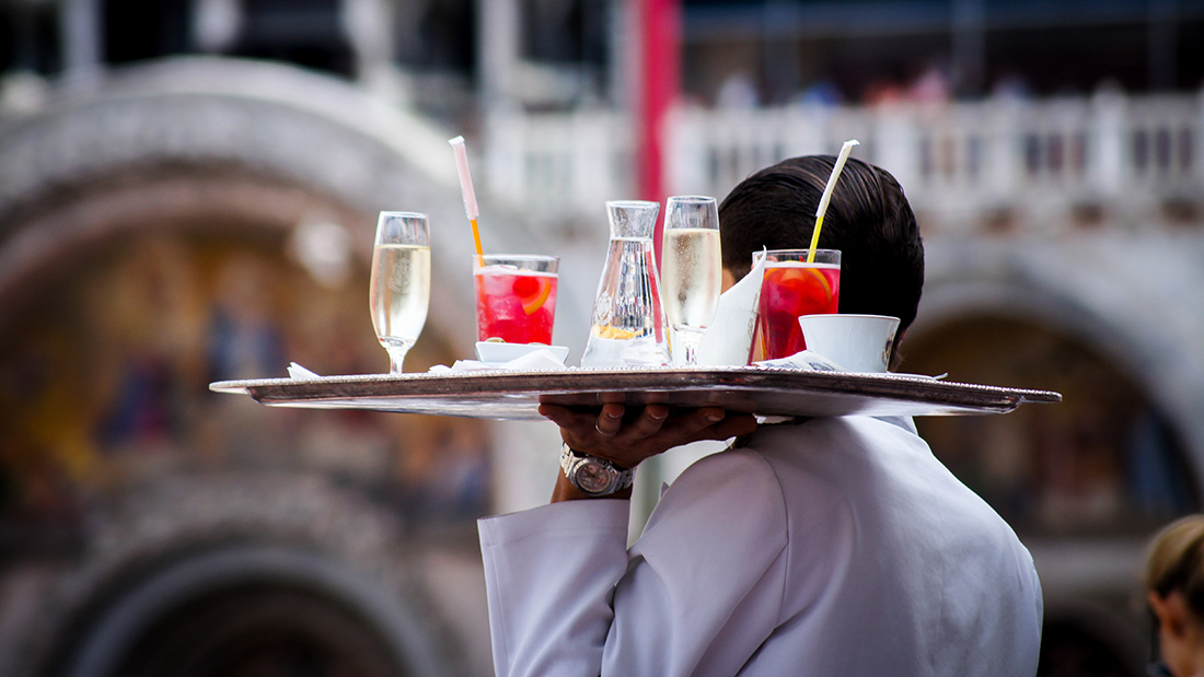 Being a Waiter and the best job for you [vc_row…